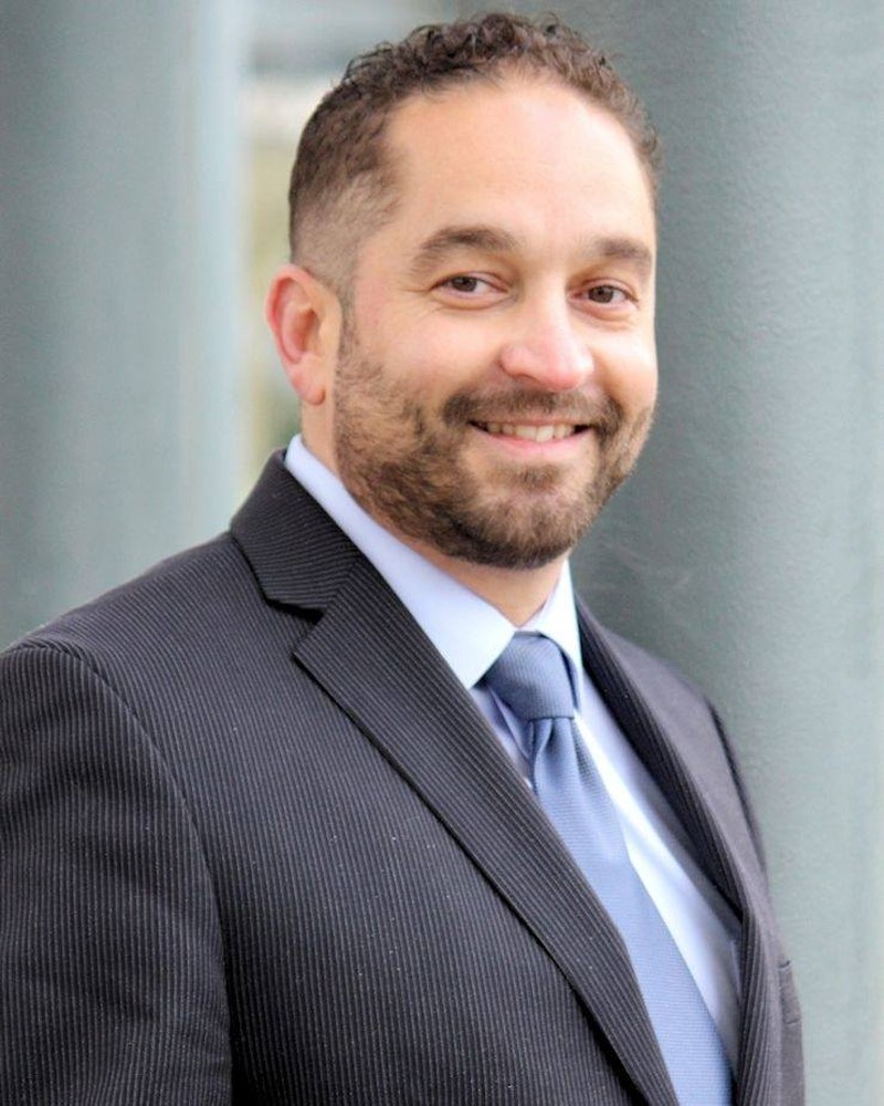 Julio Richburg, Managing Director